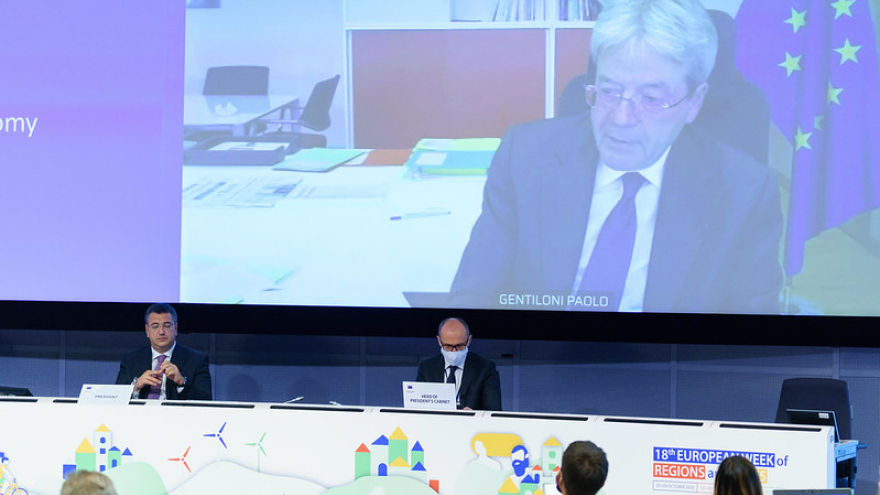 Unijny komisarz ds. gospodarki Paolo Gentiloni © European Union / Denis Closon